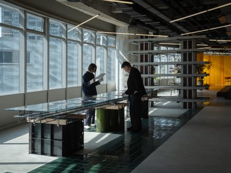 The Landscape of Consumerism：889GLO Art Space
